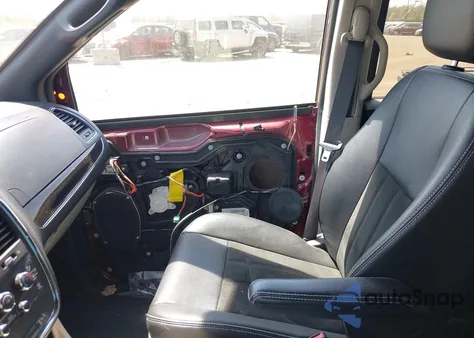 2019 Dodge Grand Caravan Sxt z USA, uszkodzony, nr VIN 2C4RDGCG2KR620385